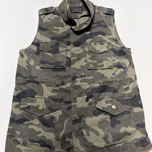 Love Tree Camouflage Utility Vest